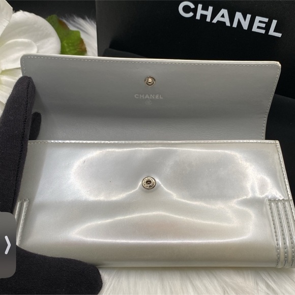 COPY - CHANEL BOY WALLET LONG Patent Leather Clean EUC (Box Dust Bag Included i… - Picture 1 of 16